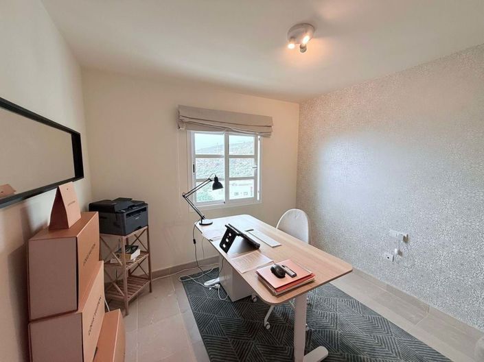 Image No.23-4 Bed Townhouse for sale