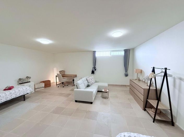 Image No.27-4 Bed Townhouse for sale