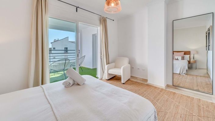 Image No.25-3 Bed Apartment for sale