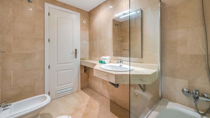 Image No.33-3 Bed Apartment for sale