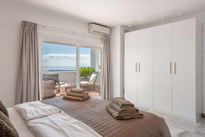 Image No.14-3 Bed Property for sale