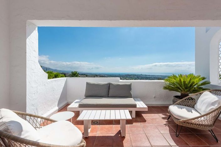 Image No.19-3 Bed Property for sale