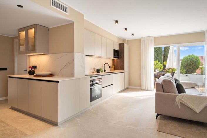 Image No.11-4 Bed Apartment for sale