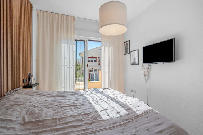 Image No.12-2 Bed Semi-Detached for sale