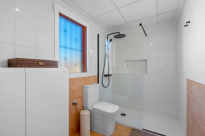 Image No.18-2 Bed Semi-Detached for sale