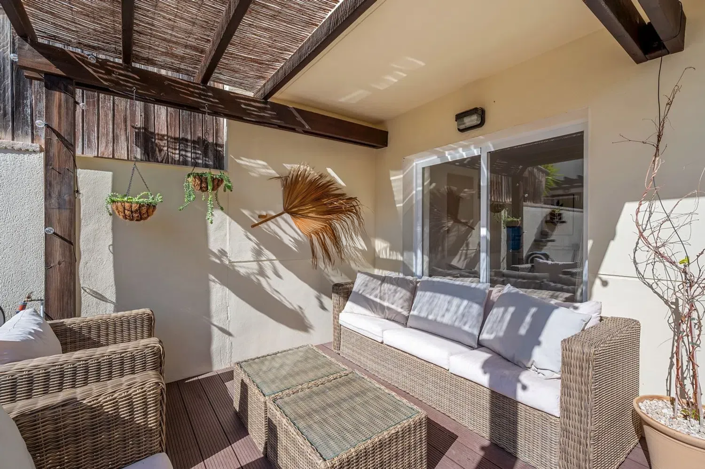 Image No.24-2 Bed Semi-Detached for sale