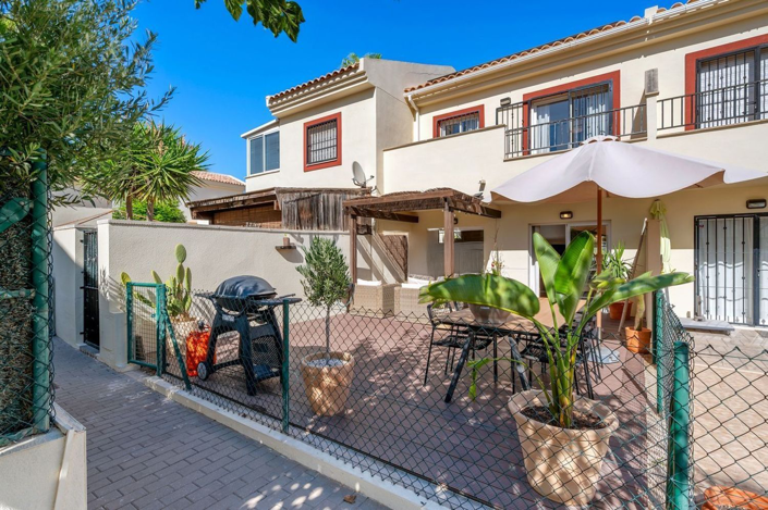 Image No.27-2 Bed Semi-Detached for sale