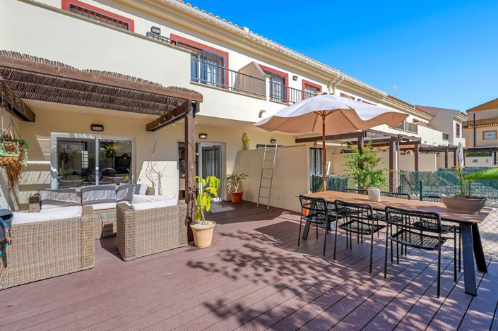 Image No.28-2 Bed Semi-Detached for sale