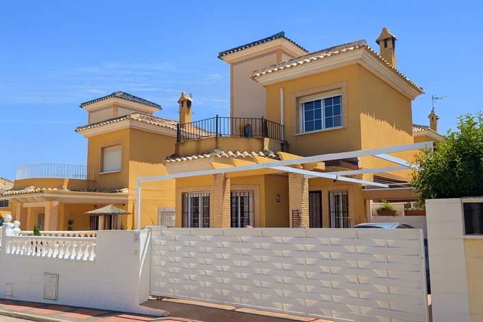 Image No.1-2 Bed Villa for sale