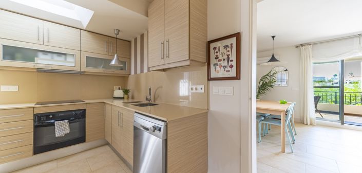 Image No.10-4 Bed Semi-Detached for sale