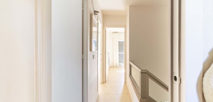 Image No.15-4 Bed Semi-Detached for sale