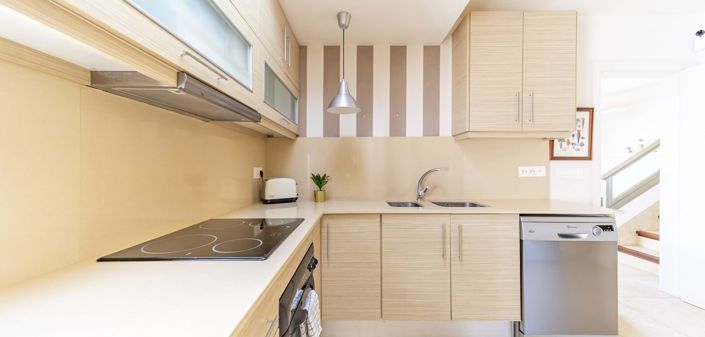 Image No.9-4 Bed Semi-Detached for sale