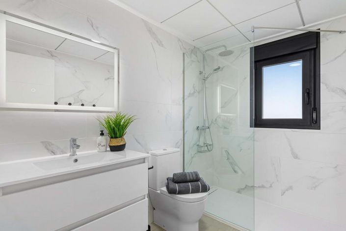 Image No.20-3 Bed Villa for sale