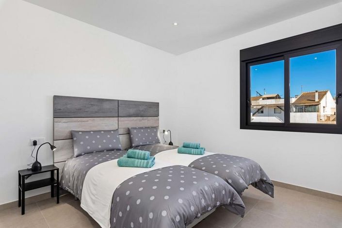 Image No.21-3 Bed Villa for sale