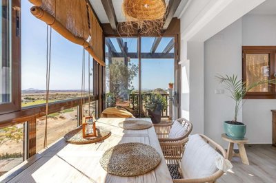 1447-643944-78d1f4f8b6655591b02d22fabb36a692d