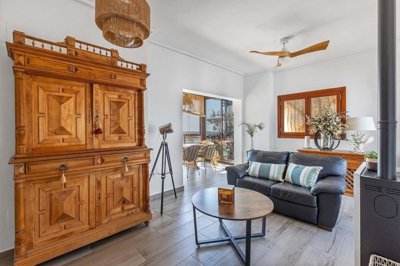 1447-643944-78d1f4f8b6655591b02d22fabb36a692d