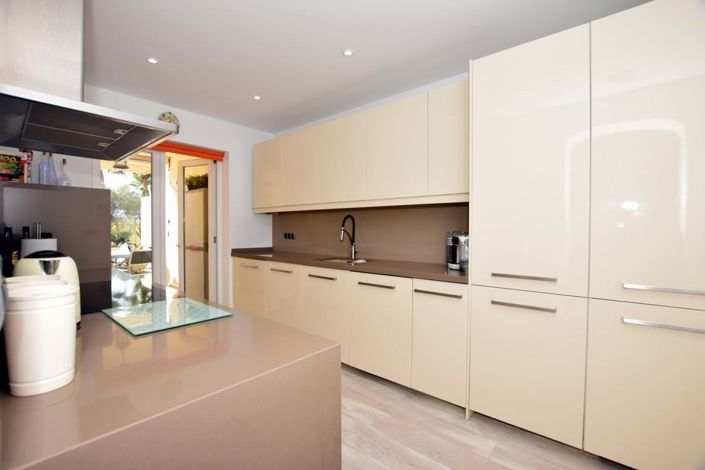 Image No.11-3 Bed Apartment for sale