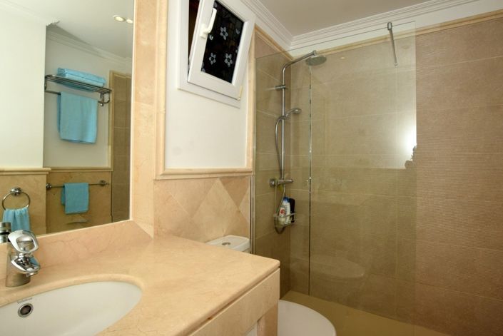 Image No.20-3 Bed Apartment for sale