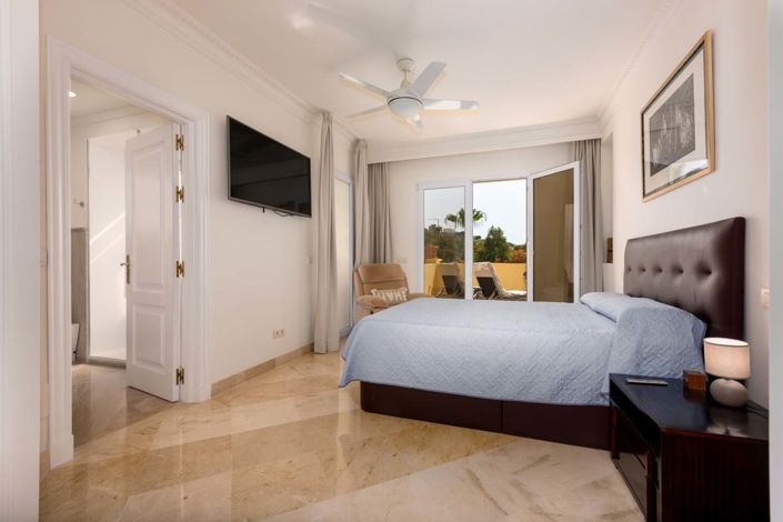 Image No.11-3 Bed Apartment for sale