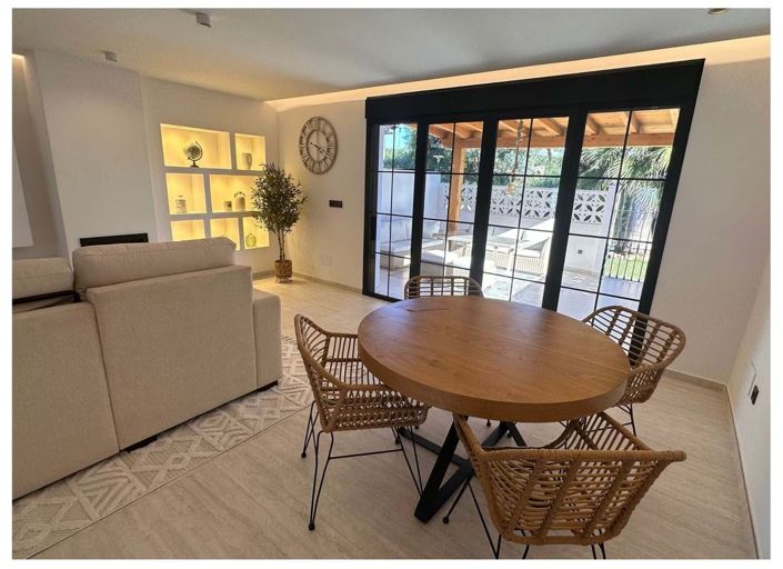 Image No.18-2 Bed Villa for sale