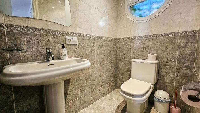 Image No.16-4 Bed Townhouse for sale