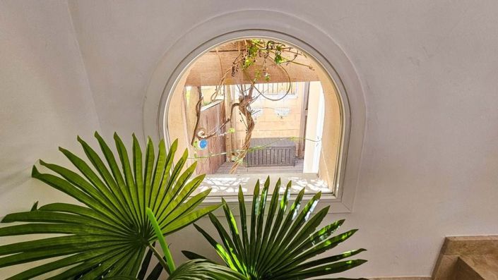 Image No.18-4 Bed Townhouse for sale