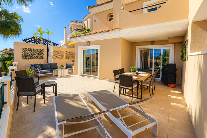 Image No.2-4 Bed Townhouse for sale