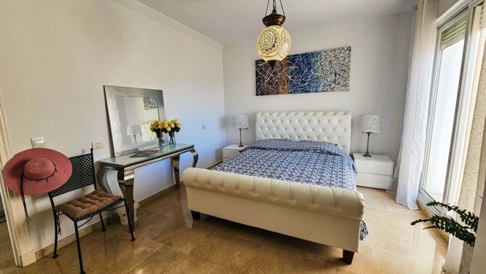 Image No.22-4 Bed Townhouse for sale