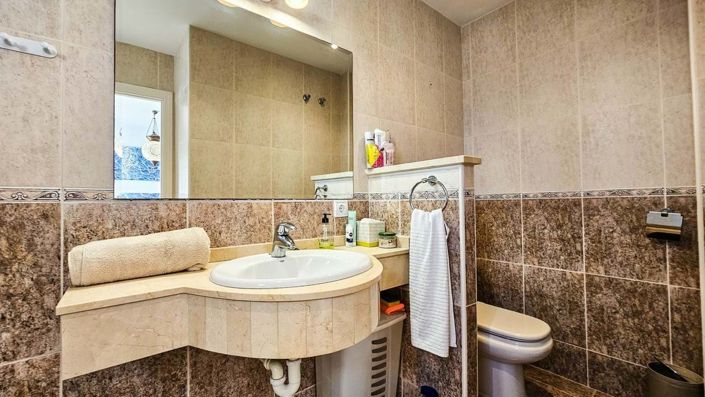 Image No.24-4 Bed Townhouse for sale