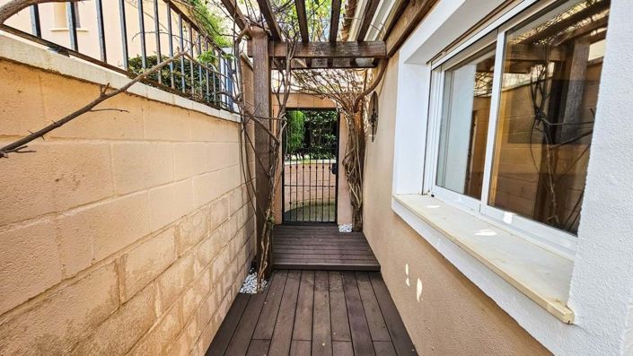 Image No.27-4 Bed Townhouse for sale