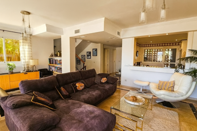 1447-643538-78d1f4f8b6655591b02d22fabb36a692d