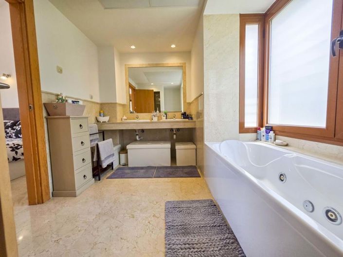 Image No.39-3 Bed Semi-Detached for sale