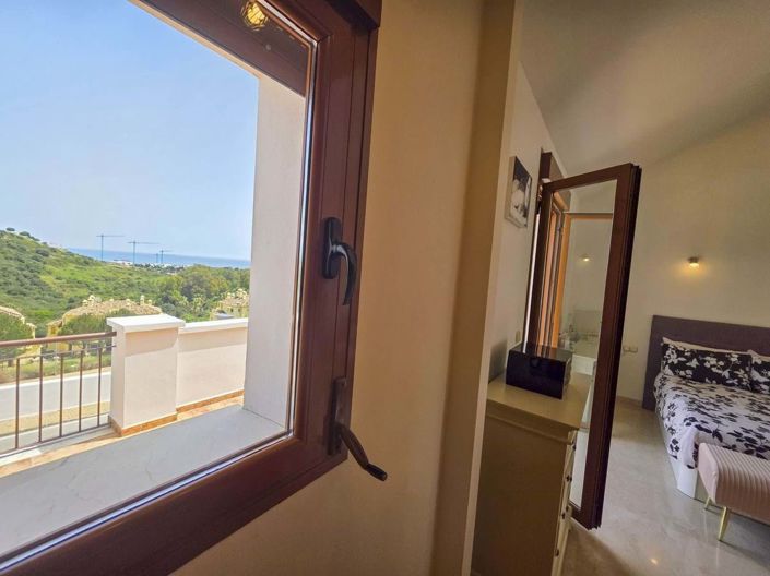 Image No.42-3 Bed Semi-Detached for sale