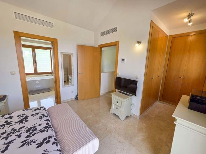 Image No.47-3 Bed Semi-Detached for sale