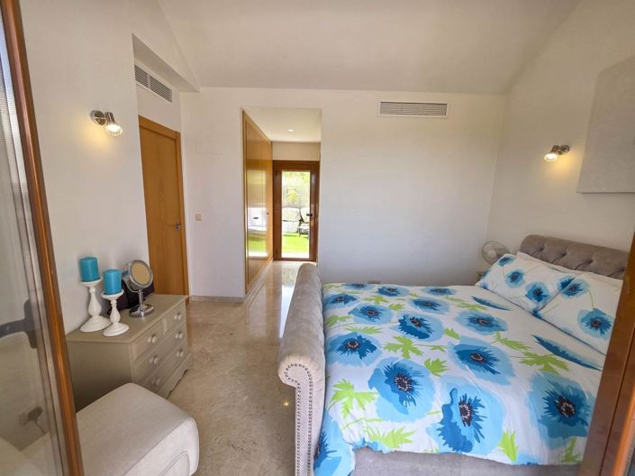 Image No.49-3 Bed Semi-Detached for sale