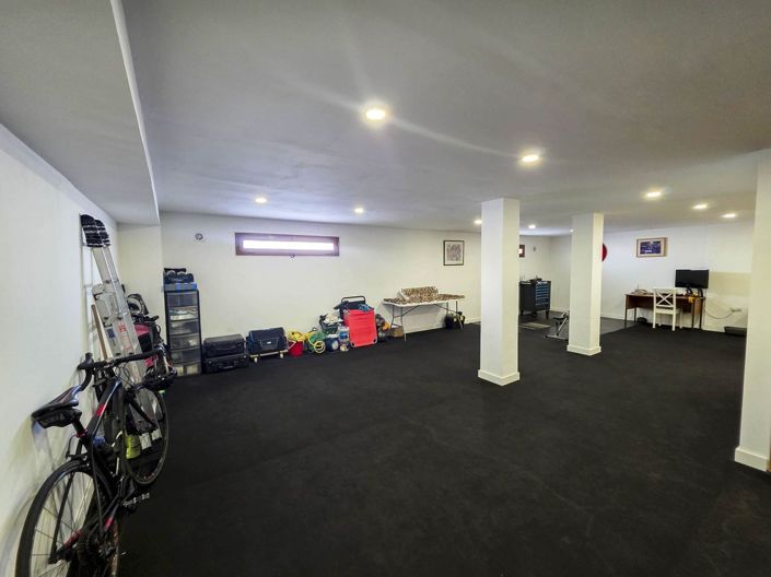 Image No.55-3 Bed Semi-Detached for sale