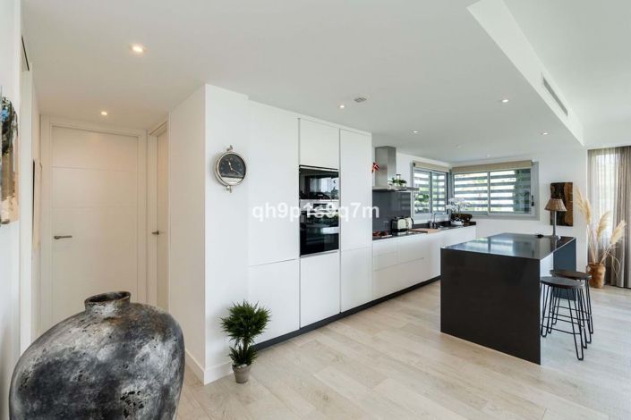 Image No.14-3 Bed Apartment for sale