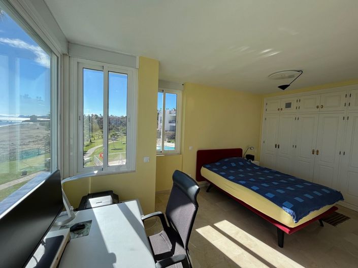 Image No.20-3 Bed Apartment for sale