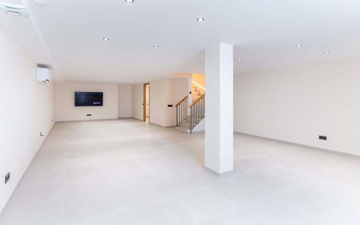 Image No.35-4 Bed Townhouse for sale