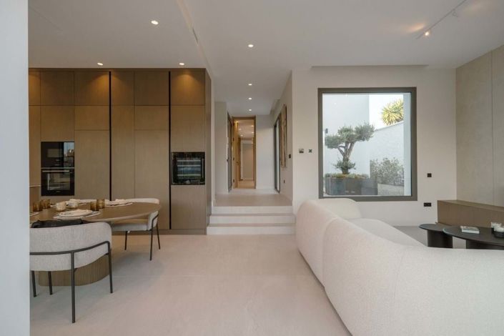 Image No.4-4 Bed Villa for sale