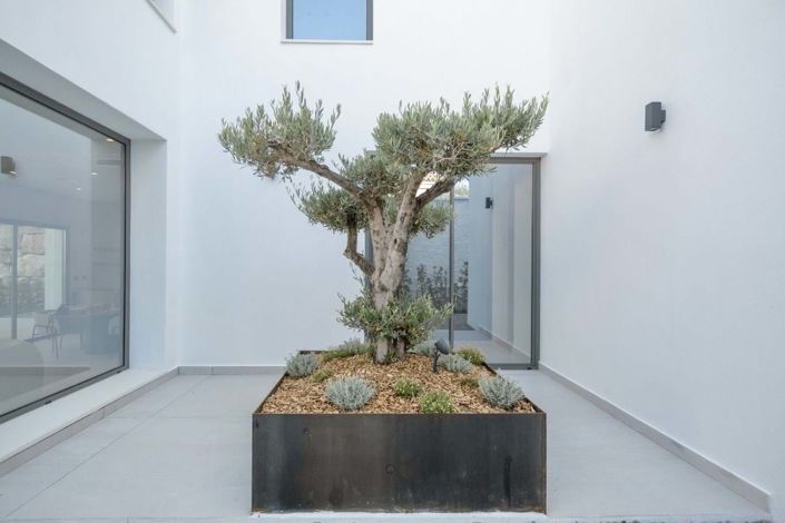 Image No.8-4 Bed Villa for sale