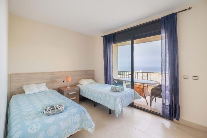 Image No.14-3 Bed Apartment for sale