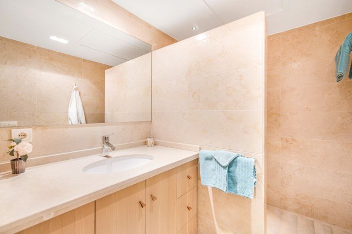 Image No.12-3 Bed Villa for sale