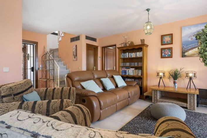 Image No.10-5 Bed Semi-Detached for sale