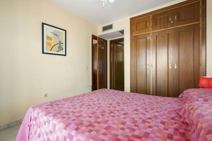 Image No.15-5 Bed Semi-Detached for sale