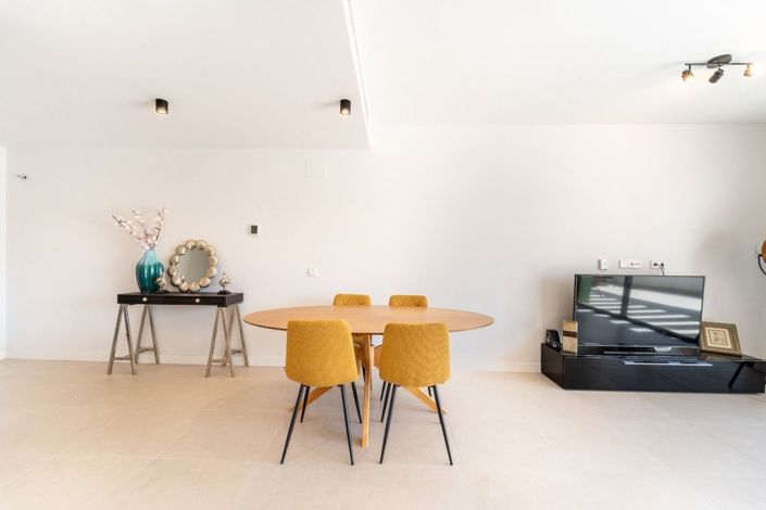 Image No.10-3 Bed Apartment for sale