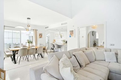 1447-644095-78d1f4f8b6655591b02d22fabb36a692d