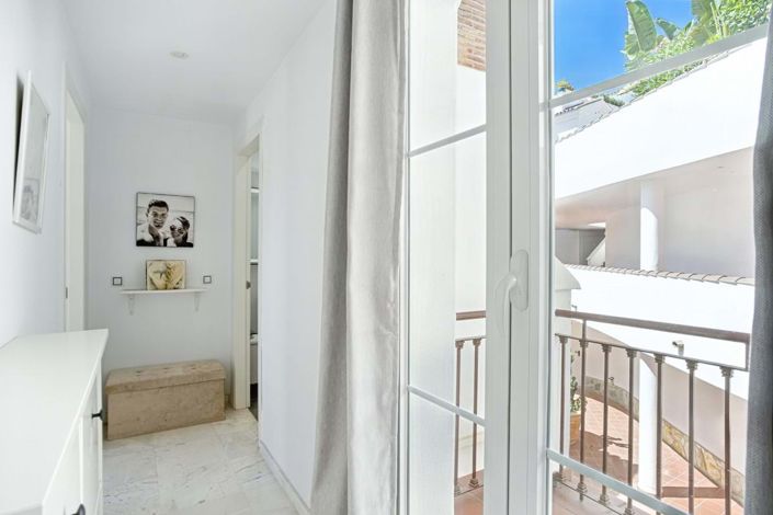 Image No.37-3 Bed Townhouse for sale