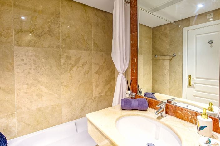 Image No.25-3 Bed Apartment for sale