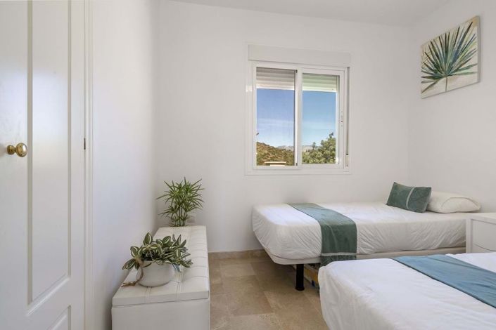 Image No.12-2 Bed Apartment for sale